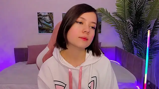 Lina Brownie online show from 02.28.25