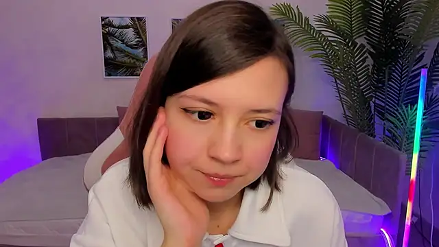 Lina Brownie online show from 03.10.25