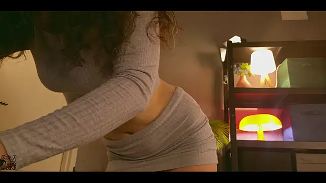 Snapshot of Miley_Smile chatting on 09.29.25 Miley Smile online show from 09.29.25