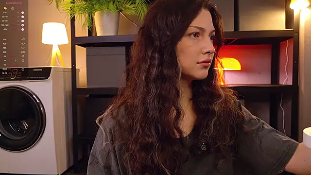 Snapshot of Miley_Smile chatting on 11.05.25 Miley Smile online show from 11.05.25