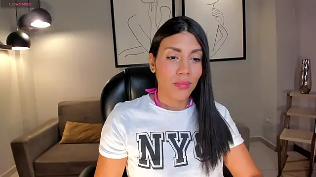 CharlotteCox  online show from 12.05.24