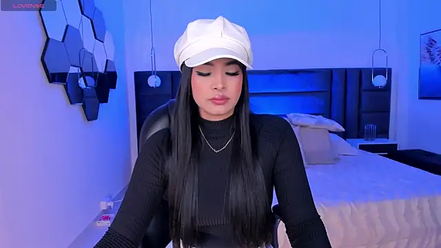 Snapshot of AlyssaDean chatting on 02.08.25 AlyssaDean online show from 02.08.25