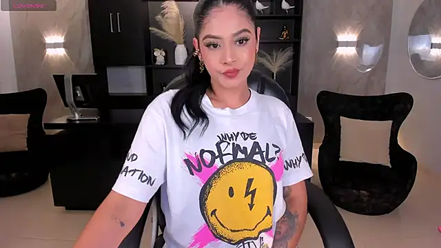 Snapshot of AlyssaDean chatting on 11.02.25 AlyssaDean online show from 11.02.25