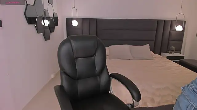 AlyssaDean online show from 11.12.25