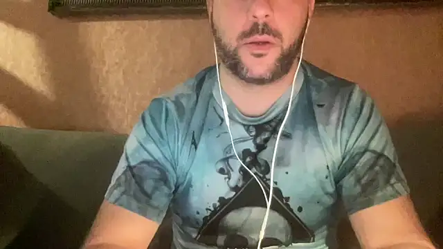 Snapshot of RedDante89 chatting on 12.18.24 RedDante89 online show from 12.18.24