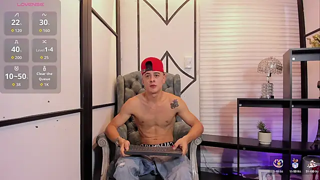 Snapshot of JuniorMorris_ chatting on 10.08.25 JuniorMorris online show from 10.08.25