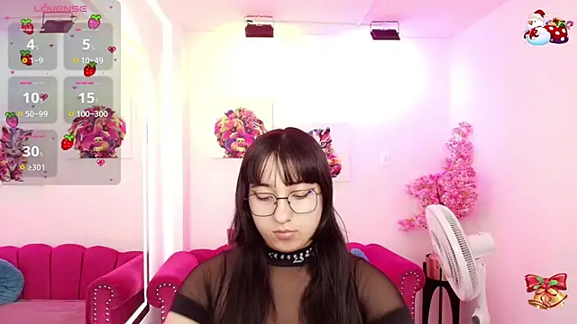 Miss dolly  online show from 11.22.25