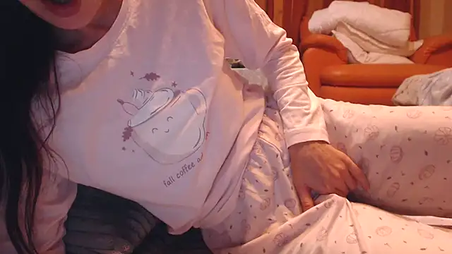 Snapshot of LovelyAndraGirl chatting on 10.29.25 LovelyAndraGirl online show from 10.29.25