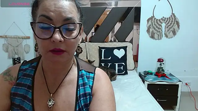lindaesmeralda online show from 01.18.25