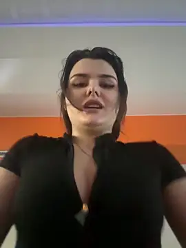 Snapshot of NikaMur chatting on 01.13.25 NikaMur online show from 01.13.25