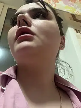 Snapshot of NikaMur chatting on 01.13.25 NikaMur online show from 01.13.25