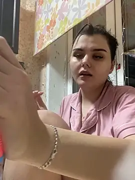 Snapshot of NikaMur chatting on 01.15.25 NikaMur online show from 01.15.25