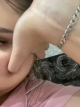 Snapshot of NikaMur chatting on 01.15.25 NikaMur online show from 01.15.25