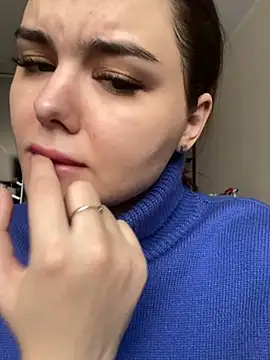 Snapshot of NikaMur chatting on 01.20.25 NikaMur online show from 01.20.25