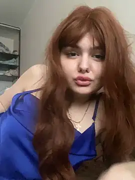 Snapshot of NikaMur chatting on 01.28.25 NikaMur online show from 01.28.25