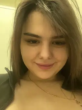 Snapshot of NikaMur chatting on 01.29.25 NikaMur online show from 01.29.25