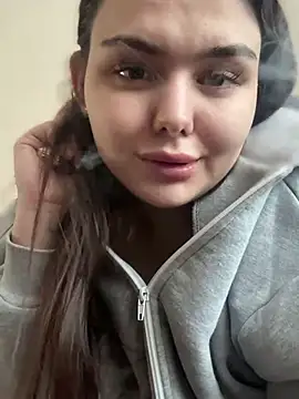 Snapshot of NikaMur chatting on 01.31.25 NikaMur online show from 01.31.25