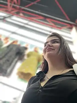 Snapshot of NikaMur chatting on 02.01.25 NikaMur online show from 02.01.25