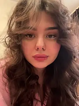 Snapshot of NikaMur chatting on 02.02.25 NikaMur online show from 02.02.25