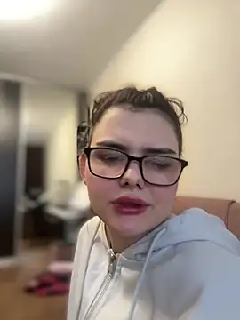 Snapshot of NikaMur chatting on 02.03.25 NikaMur online show from 02.03.25