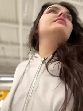 Snapshot of NikaMur chatting on 02.05.25 NikaMur online show from 02.05.25