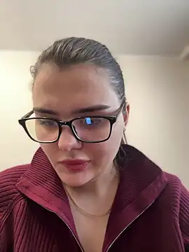 Snapshot of NikaMur chatting on 02.11.25 NikaMur online show from 02.11.25