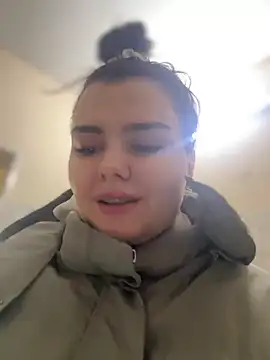 Snapshot of NikaMur chatting on 02.25.25 NikaMur online show from 02.25.25