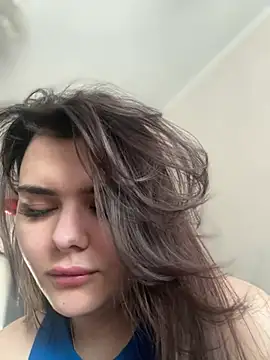 Snapshot of NikaMur chatting on 03.04.25 NikaMur online show from 03.04.25