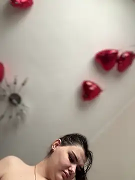 Snapshot of NikaMur chatting on 03.05.25 NikaMur online show from 03.05.25