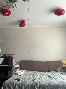 Snapshot of NikaMur chatting on 03.08.25 NikaMur online show from 03.08.25