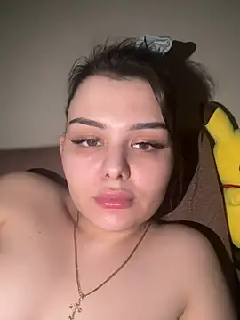 Snapshot of NikaMur chatting on 03.11.25 NikaMur online show from 03.11.25