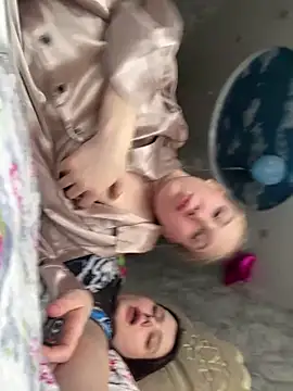 Snapshot of NikaMur chatting on 03.21.25 NikaMur online show from 03.21.25