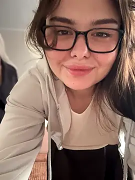 Snapshot of NikaMur chatting on 10.23.25 NikaMur online show from 10.23.25