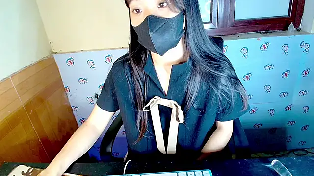 Snapshot of __Saphia__ chatting on 10.19.25 Saphia online show from 10.19.25