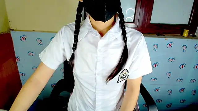 Snapshot of __Saphia__ chatting on 11.12.25 Saphia online show from 11.12.25