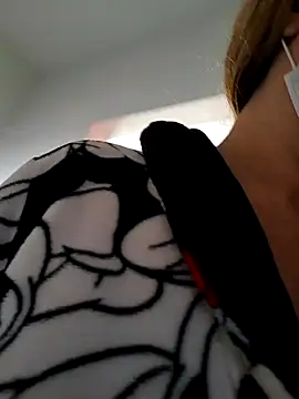 Snapshot of MILEIDE980 chatting on 09.25.25 MILEIDE980 online show from 09.25.25