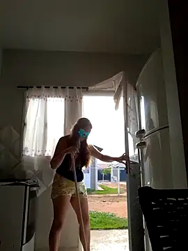 Snapshot of MILEIDE980 chatting on 10.07.25 MILEIDE980 online show from 10.07.25