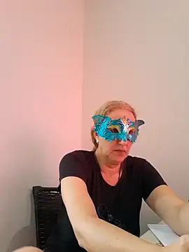 Snapshot of MILEIDE980 chatting on 10.21.25 MILEIDE980 online show from 10.21.25