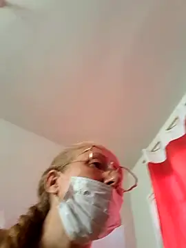 Snapshot of MILEIDE980 chatting on 11.07.25 MILEIDE980 online show from 11.07.25