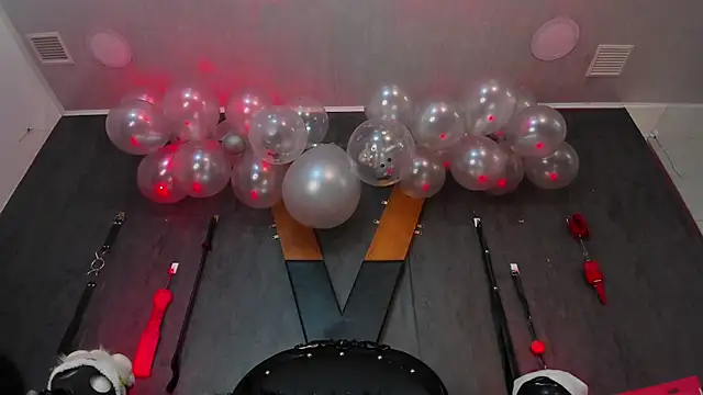 CharlotteScotte online show from 12.19.24