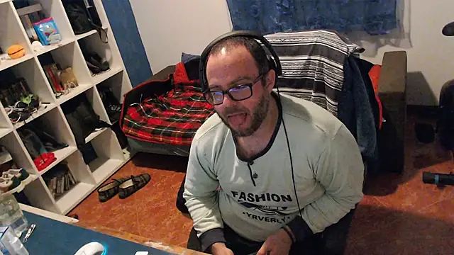 ravingr4d4 online show from 01.30.25