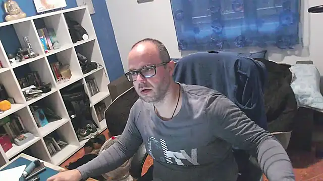 ravingr4d4 online show from 11.05.25