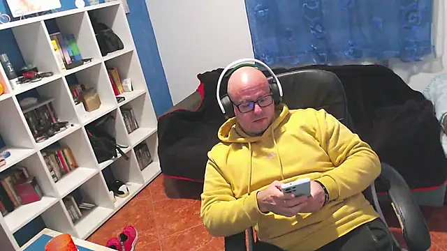 ravingr4d4 online show from 12.16.25