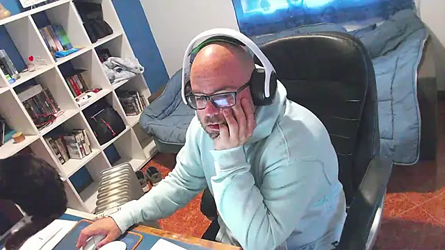 ravingr4d4 online show from 04.13.26