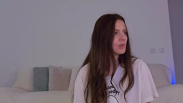 Snapshot of LilyRoselyn chatting on 09.29.25 LilyRoselyn online show from 09.29.25