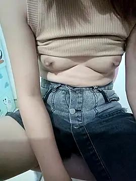 Snapshot of SweetGirl2k2 chatting on 09.10.25 SweetGirl2k2 online show from 09.10.25