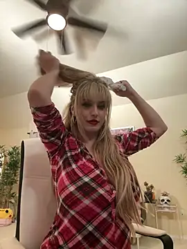 RoxxyDallas online show from 12.22.24