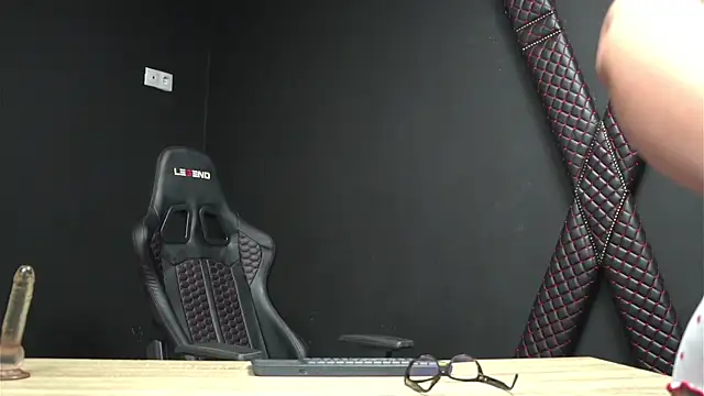 CelineConner online show from 12.17.25