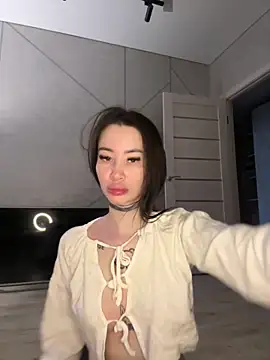 Snapshot of Yunasi chatting on 03.06.25 Yunasi online show from 03.06.25