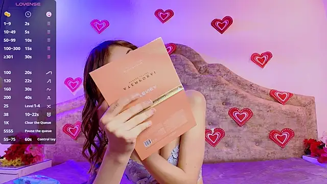 Snapshot of bellablack27 chatting on 02.15.25 bellablack27 online show from 02.15.25